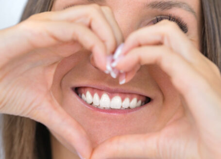 Professional Teeth Whitening: How It Works and What to Expect