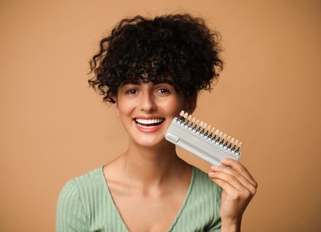 Choosing the Right Shade for Your Veneers